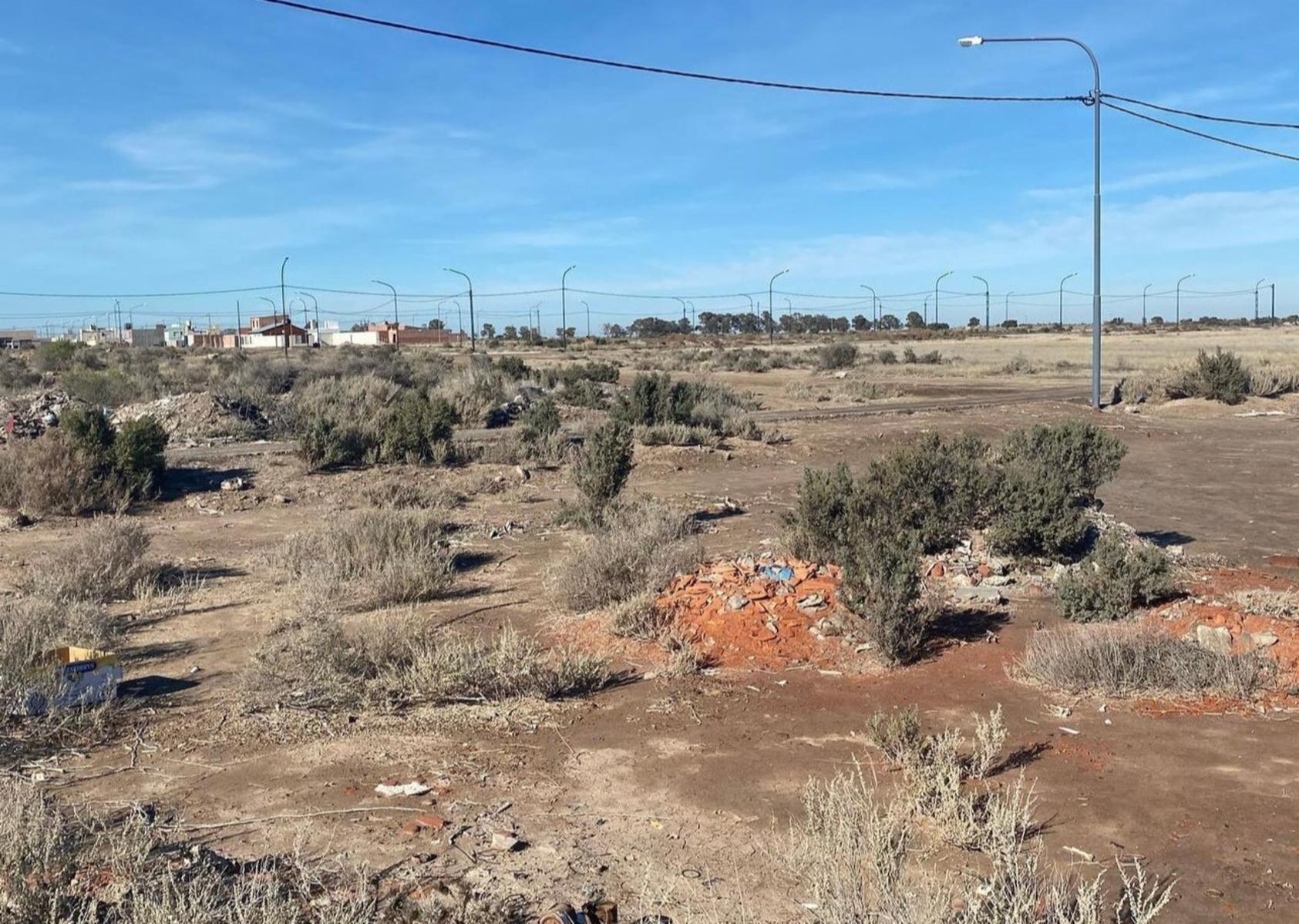 FRENTE AL BARRIO LOS FRESNOS · Adolfo Alsina — foto 3