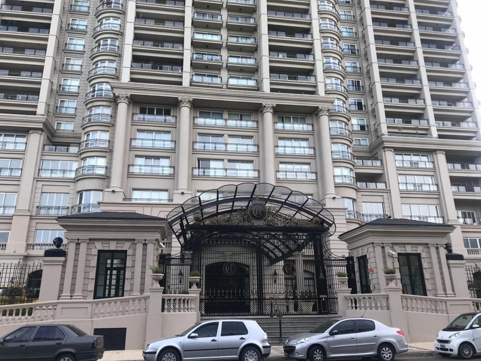 IMPECABLE 3 AMBIENTES DE 140 M2, , DOS COCHERAS, VISTA A LA RESERVA Y AL RIO CHATEAU PUERTO MADERO
