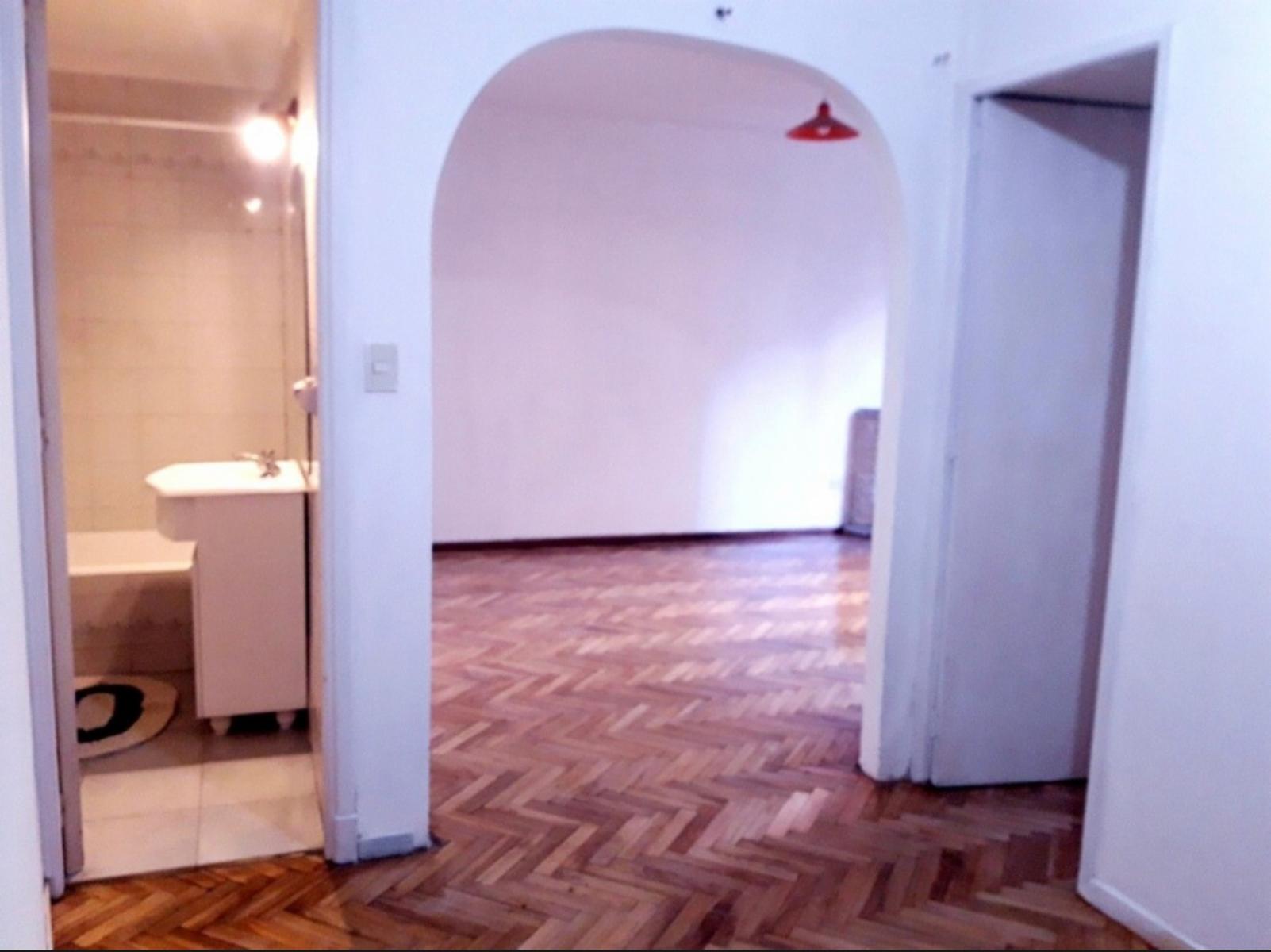 Venta depto 2 1/2 amb, excelente ubicación.