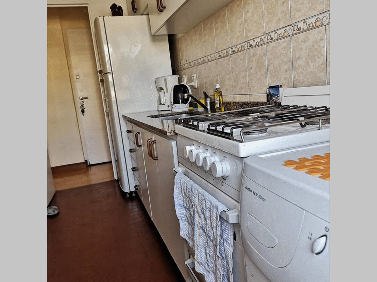 Thames 400 · Chacarita — foto 16