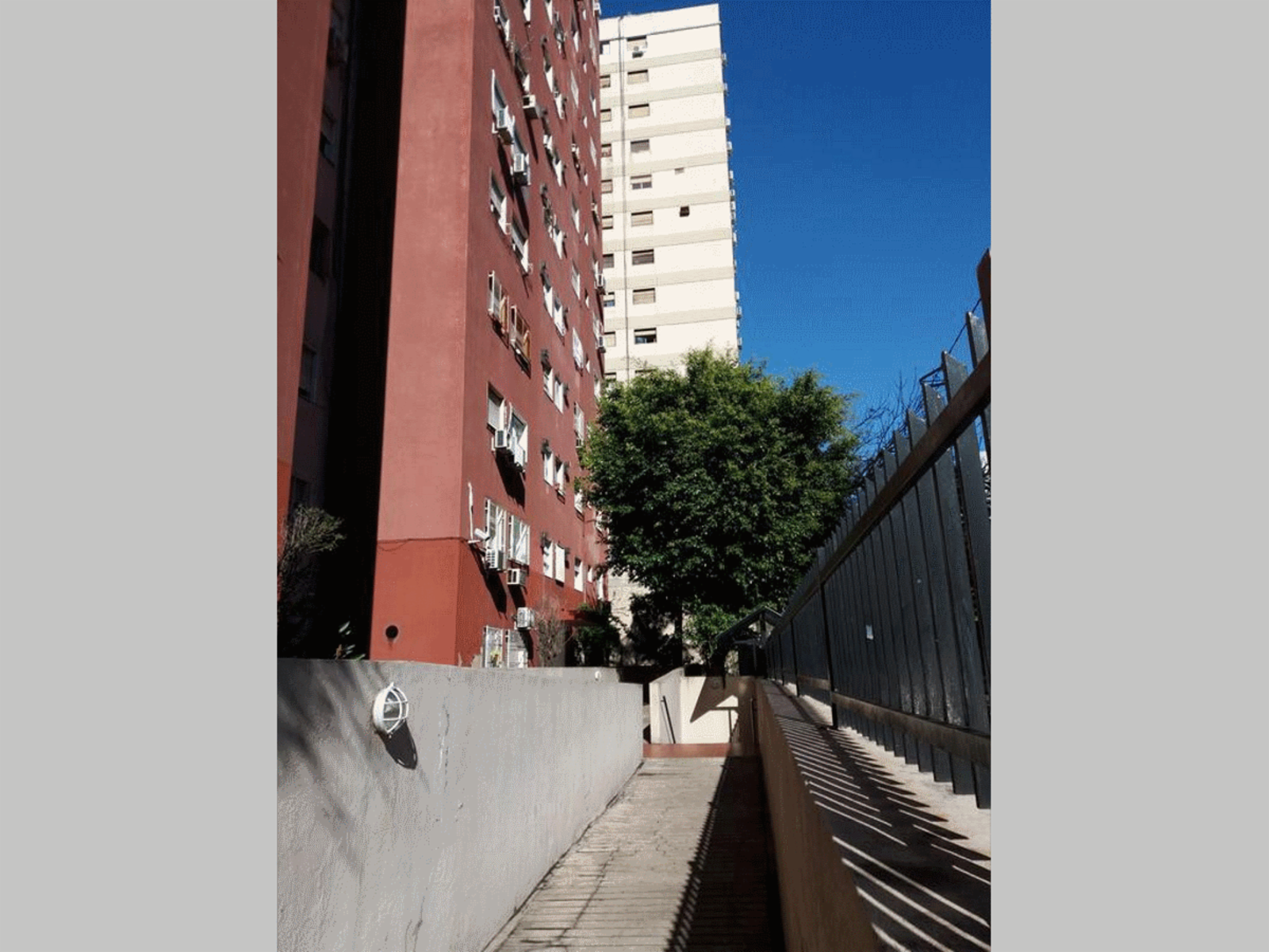 Thames 400 · Chacarita — foto 3