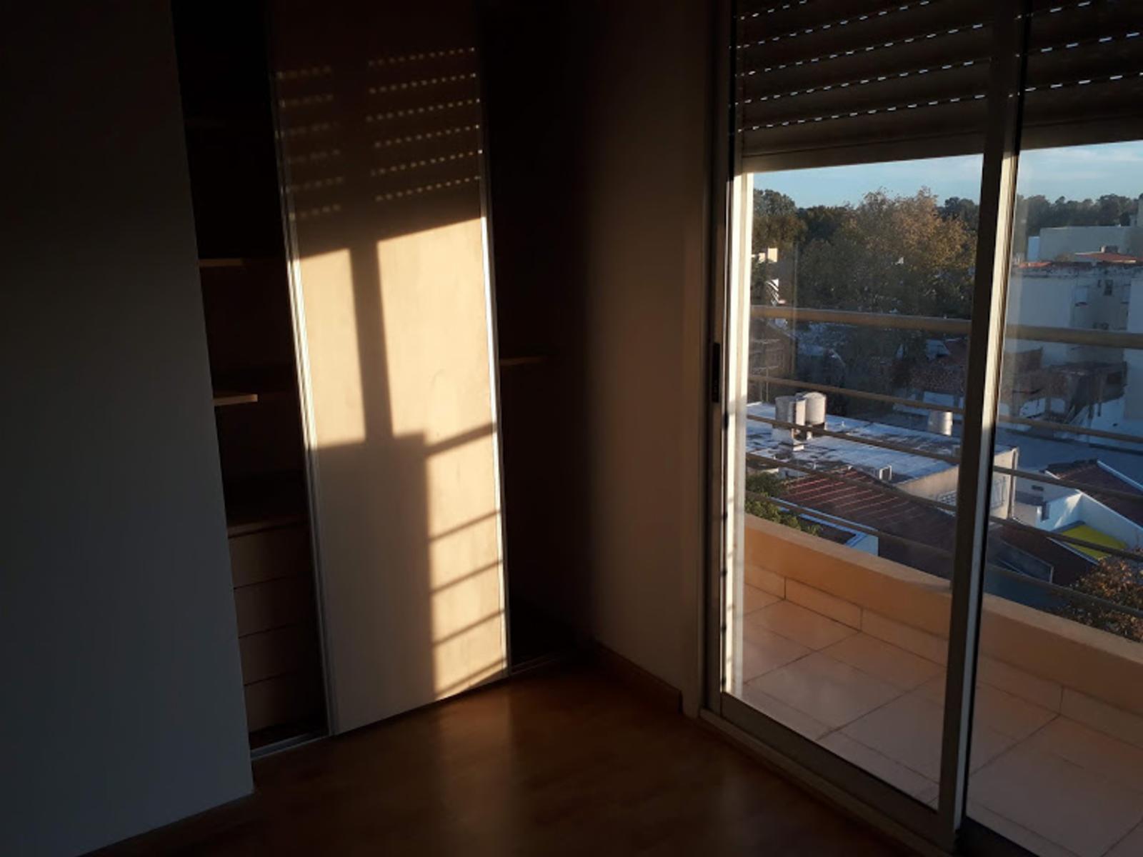 URUGUAY 3043 · Tres De Febrero — foto 13