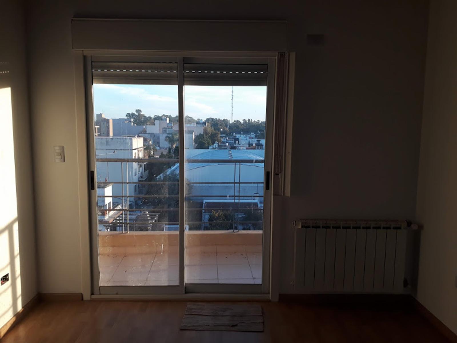 URUGUAY 3043 · Tres De Febrero — foto 15