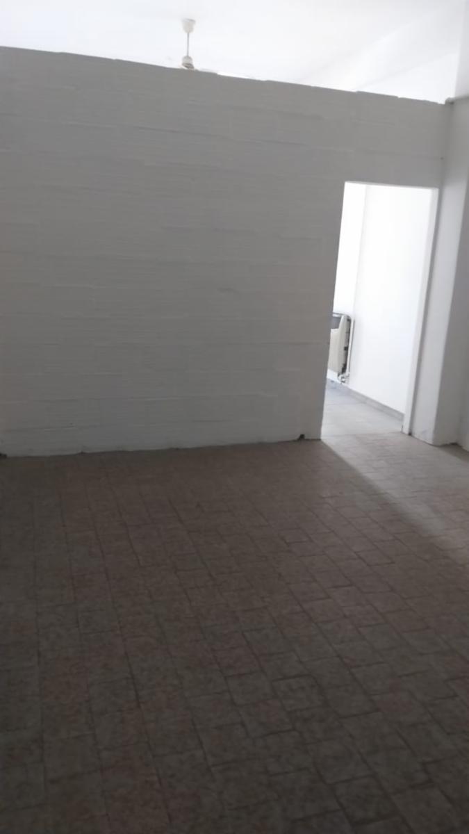 ANDRES BARANDA 1096 · Quilmes — foto 4