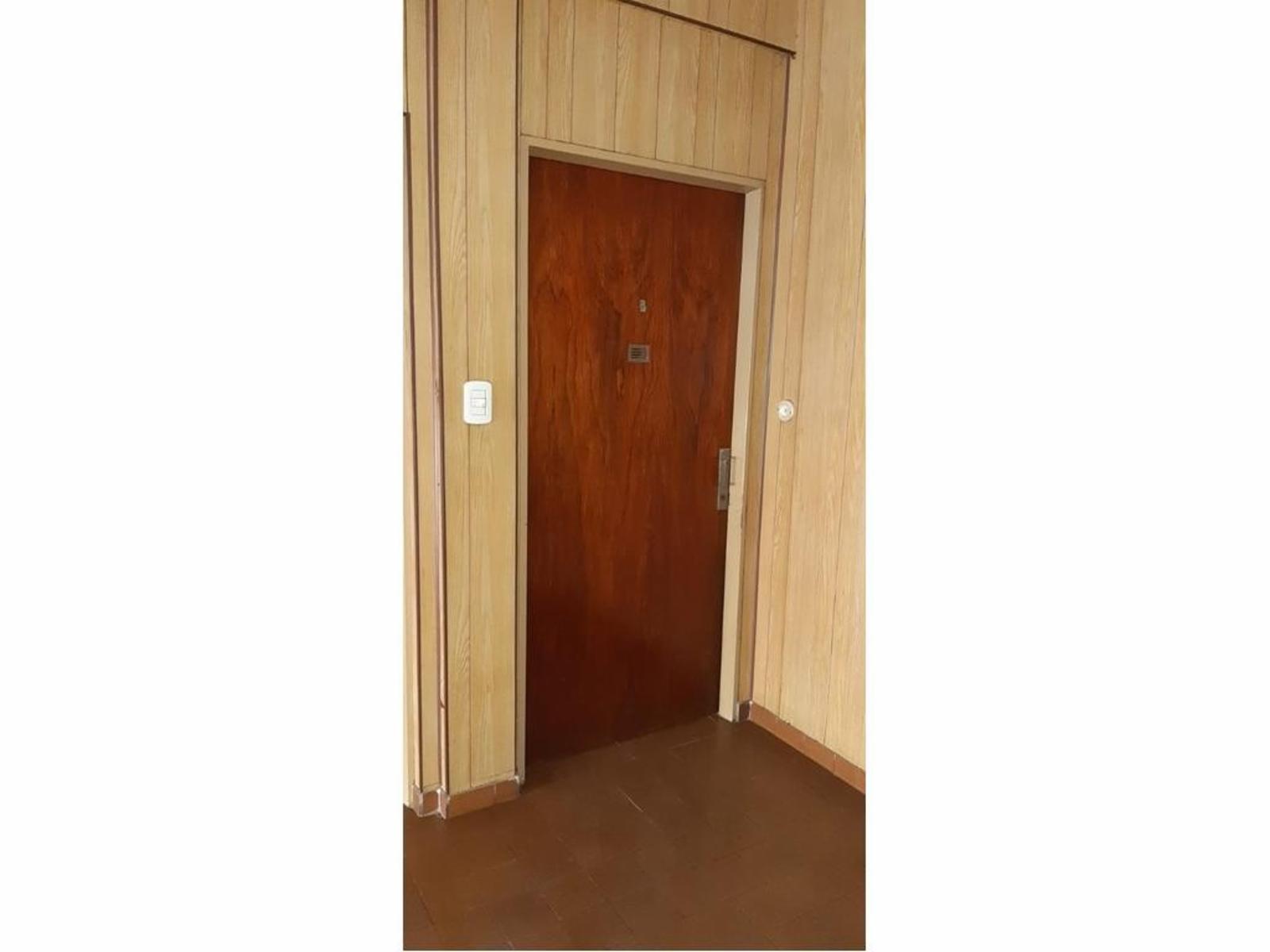 Lisandro de la Torre 1470 , 2° B · La Matanza — foto 11