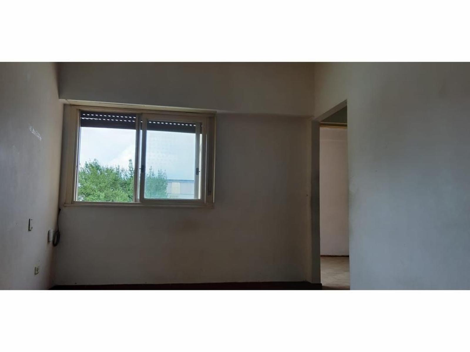 Lisandro de la Torre 1470 , 2° B · La Matanza — foto 3