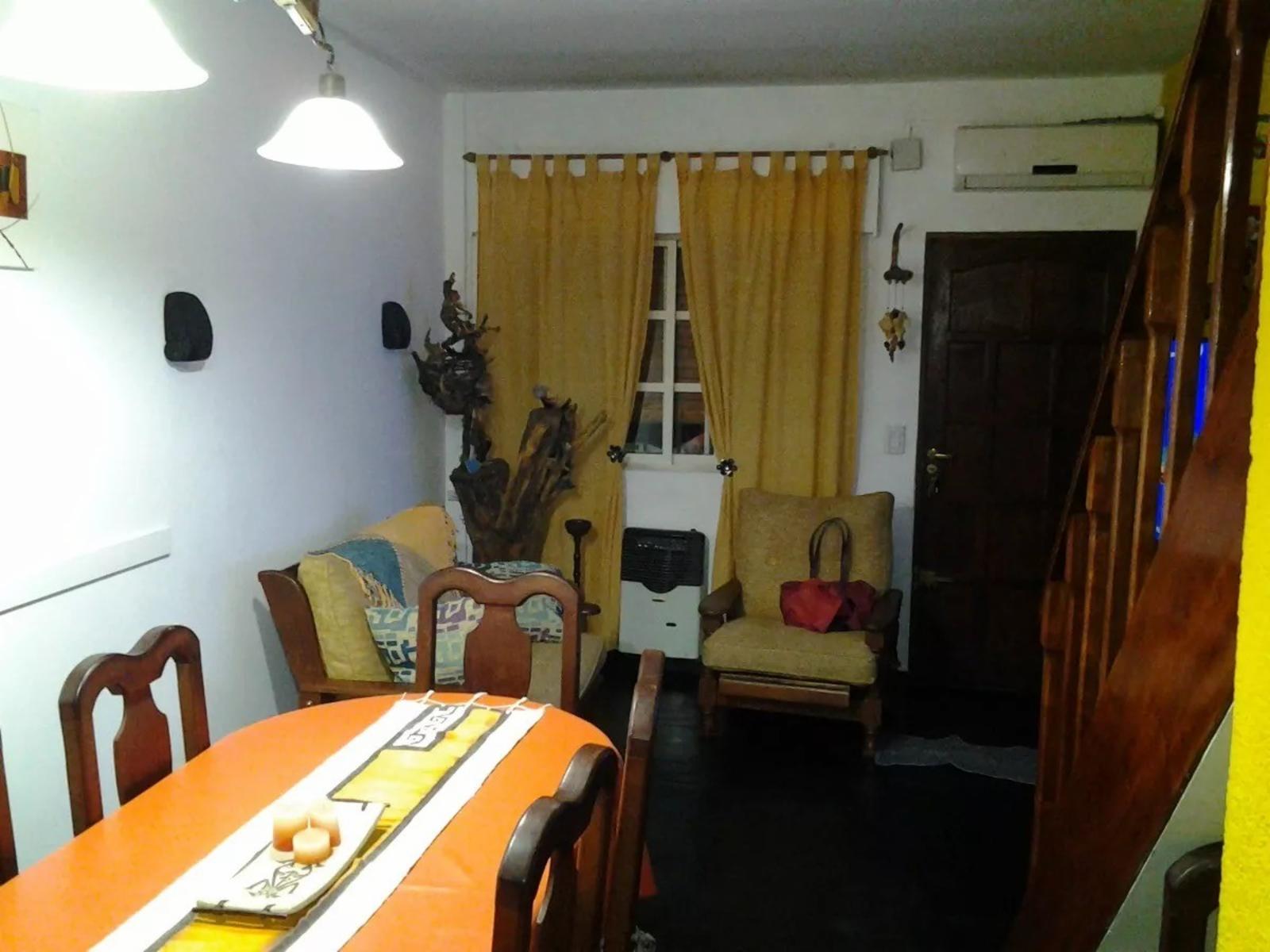 VENTA DUPLEX 3 AMBIENTES CON PATIO Y COCHERA LOMAS DEL MIRADOR