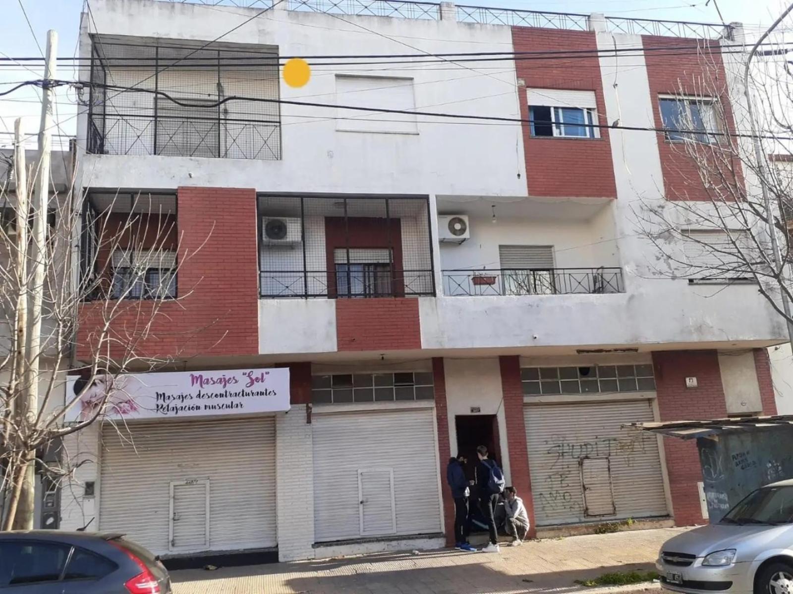 VENTA EN BLOCK DEPARTAMENTO 3 AMBIENTES MAS DOS LOCALES - SAN JUSTO