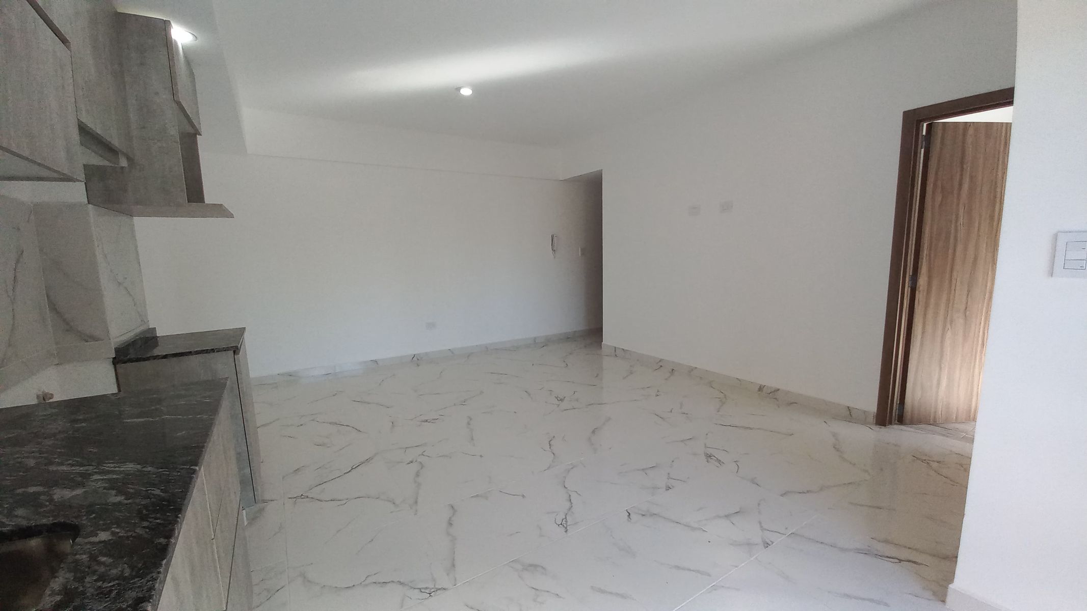 LLAVALLOL 960 · Lanús — foto 3