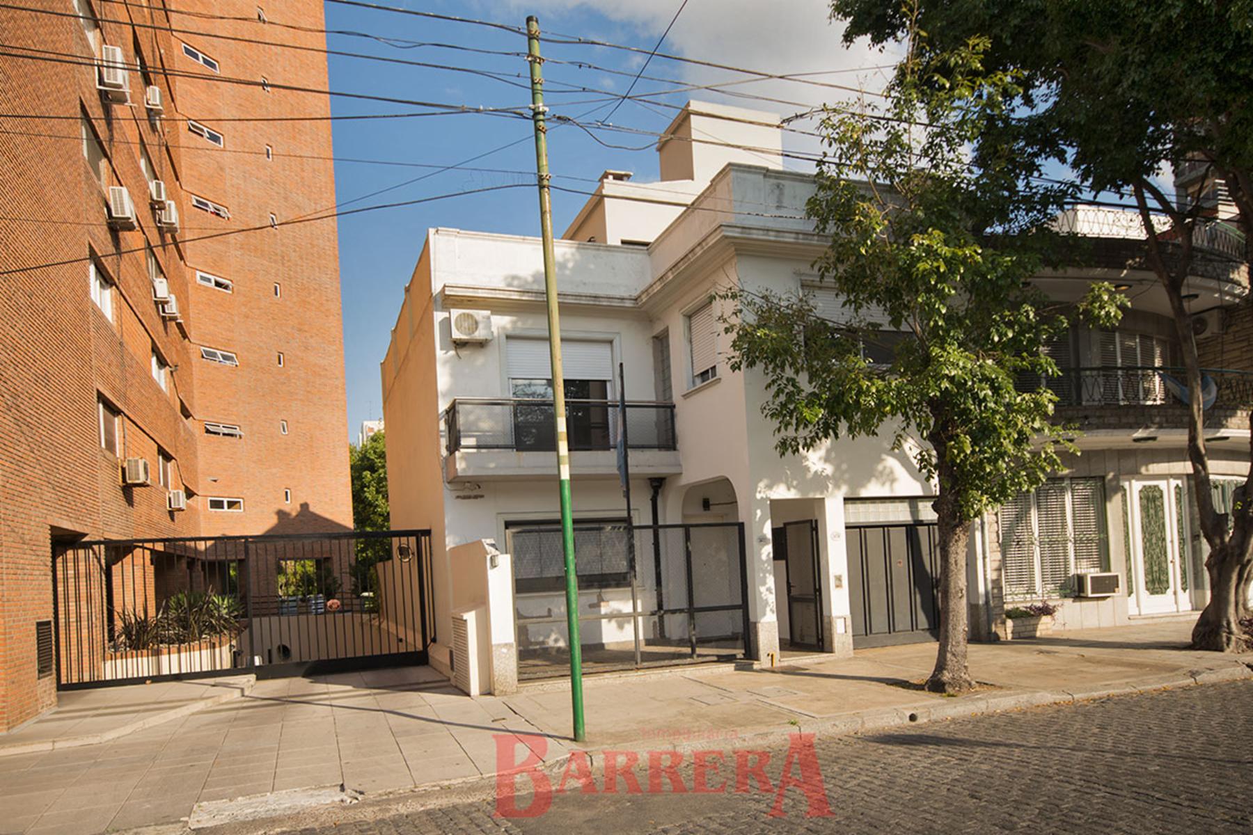 Av. De los Incas al 3800, Casa 280 m2 cubiertos sobre lote 199 m2 Refaccionada, faltan detalles