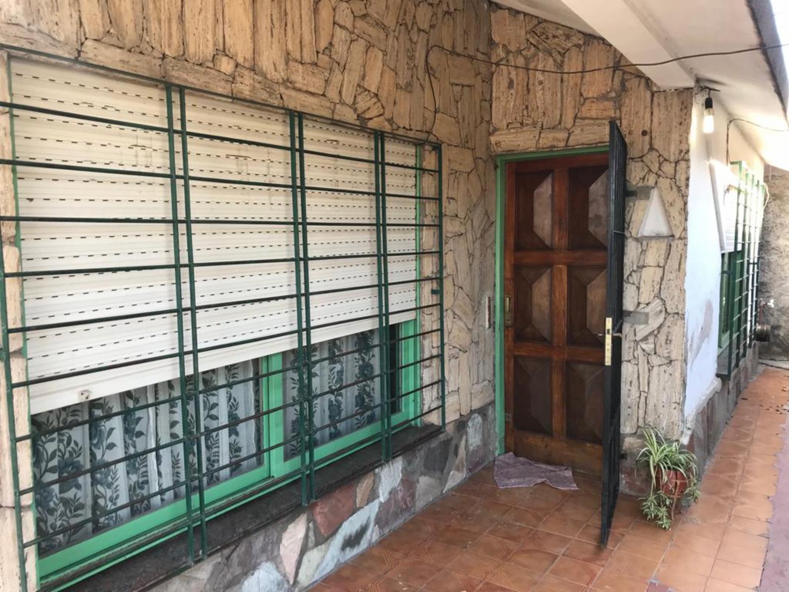 Lisandro de La Torre 1200 · Moreno — foto 4