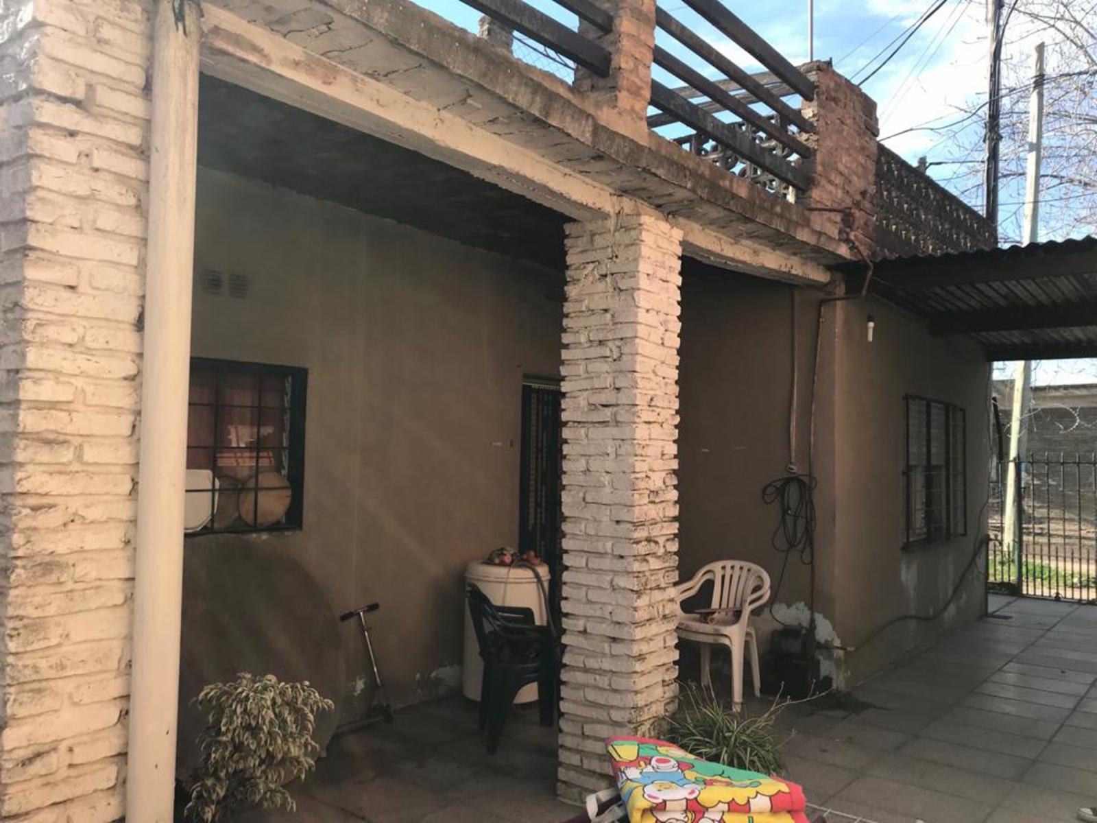 Lisandro de La Torre 1200 · Moreno — foto 9
