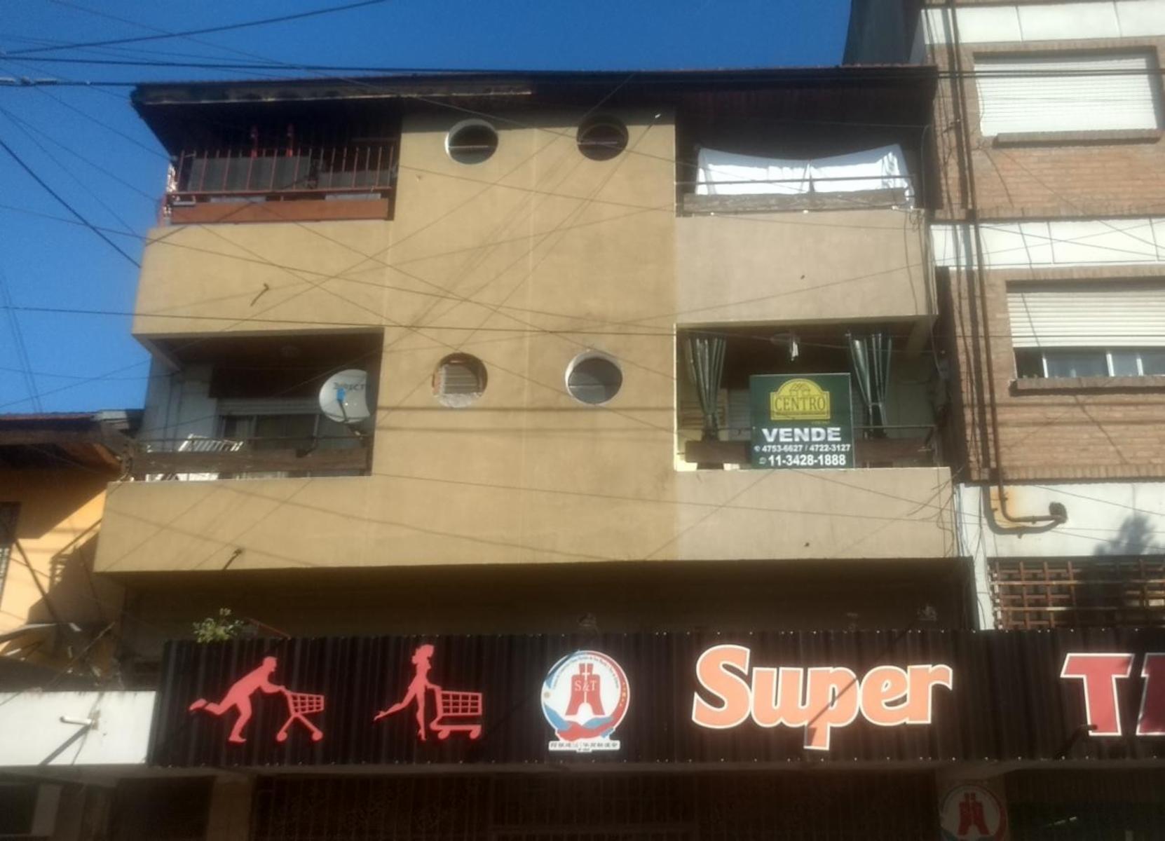 Departamento 2 Ambientes, al frente,  a metros estación de tren