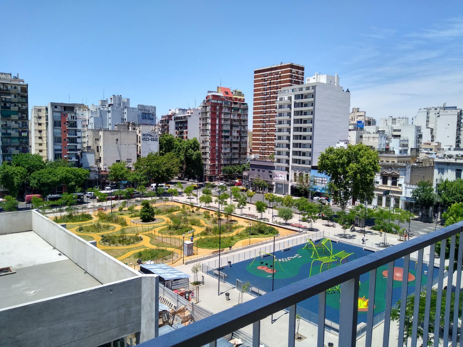 Increible depto 4 ambientes en Balvanera Frente a  Plaza de los Vecinos
