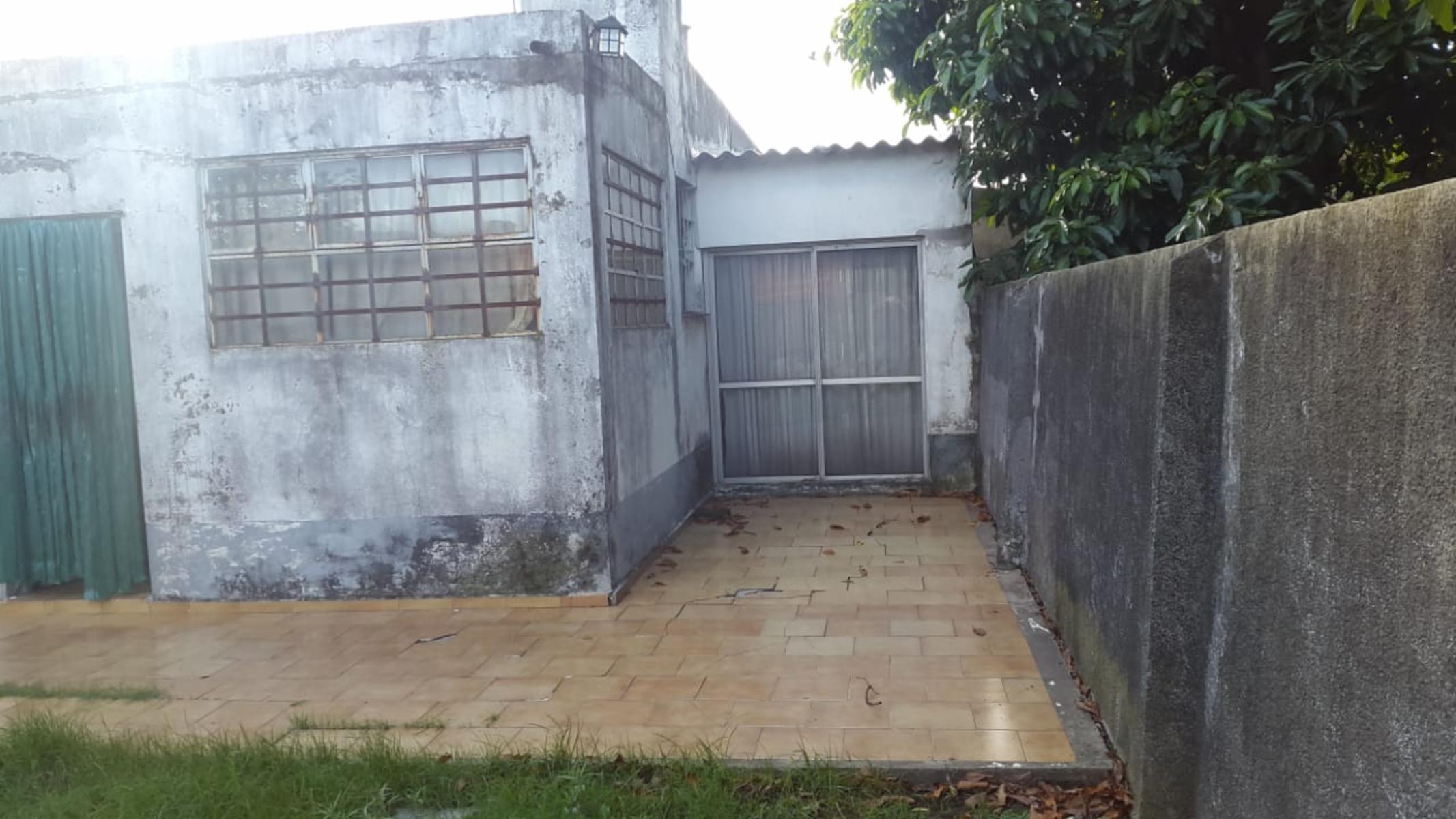 Avellaneda al 2300 · Morón — foto 4