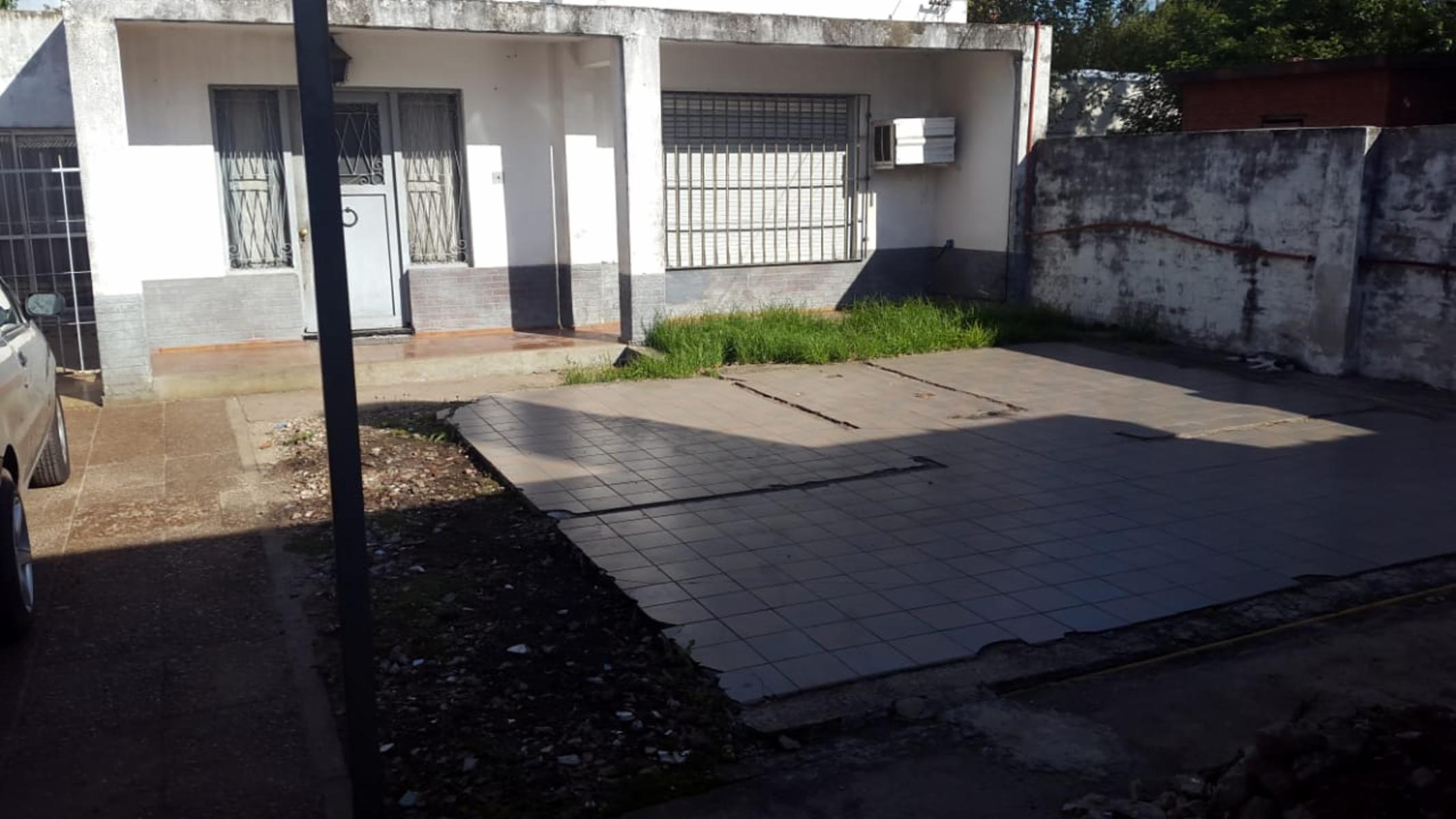 Avellaneda al 2300 · Morón — foto 43