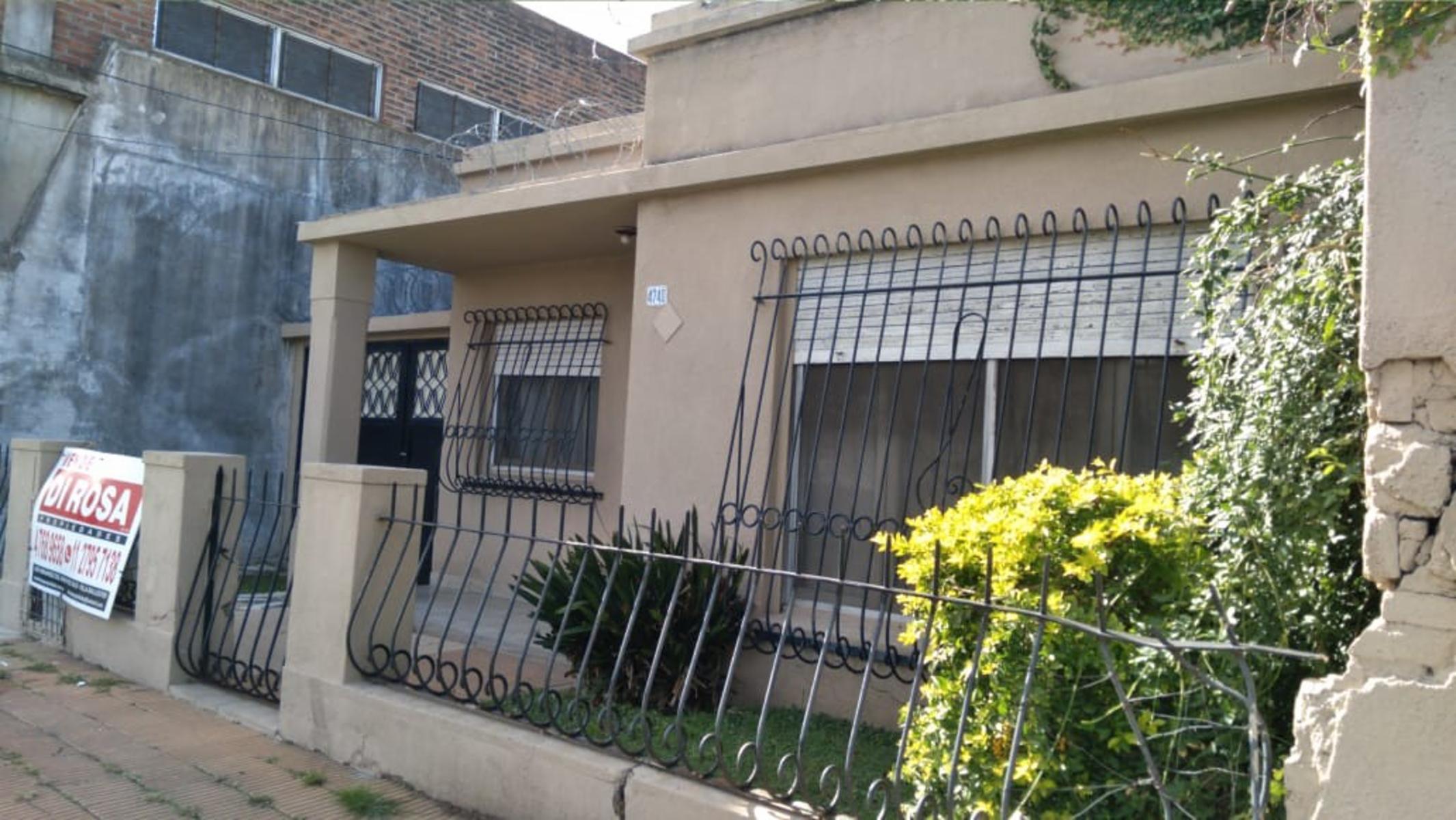 Casa 3 amb + galpon - Villa Ballester