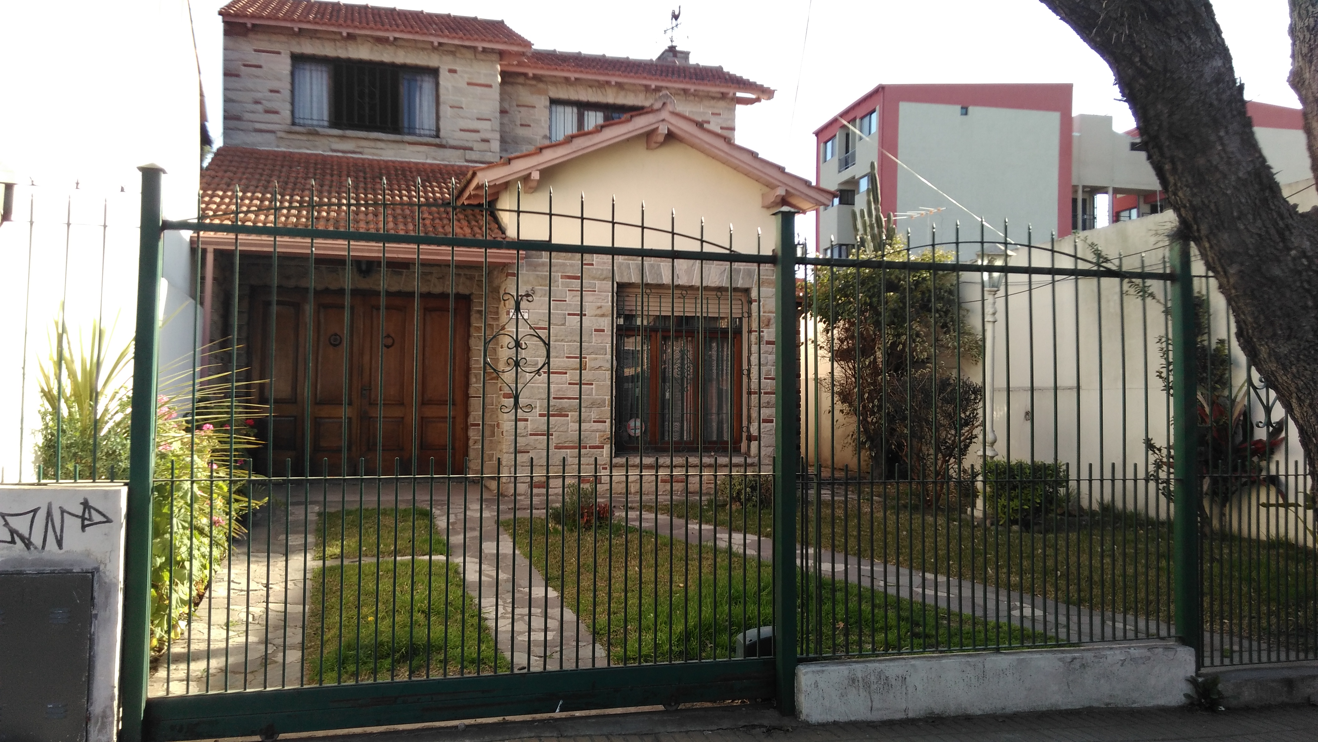 VENTA: Andres Baranda e/ Galdos y San Mauro, Quilmes