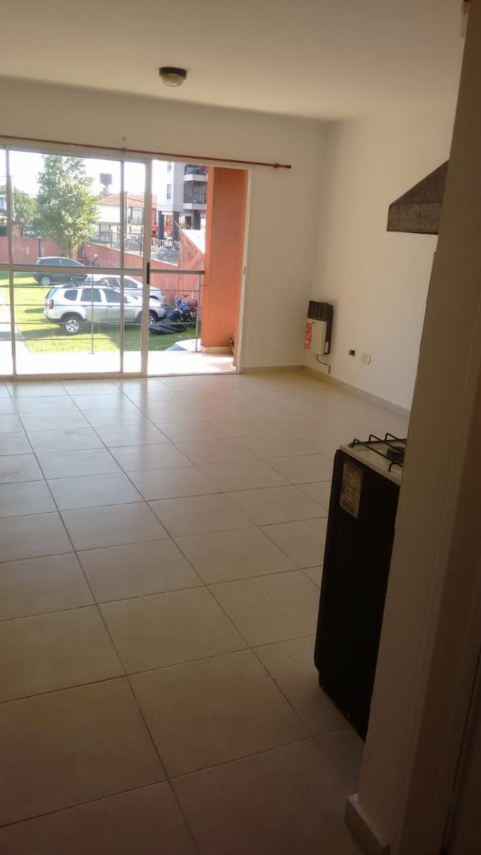 Pringles 878 · San Miguel — foto 8