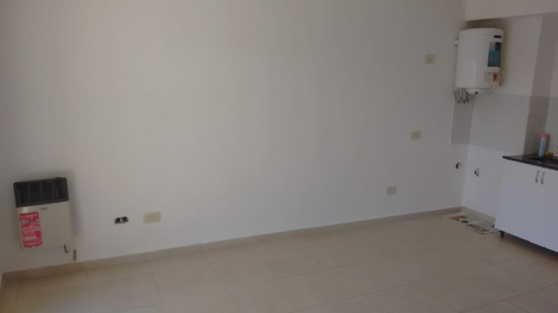 Pringles 878 · San Miguel — foto 9