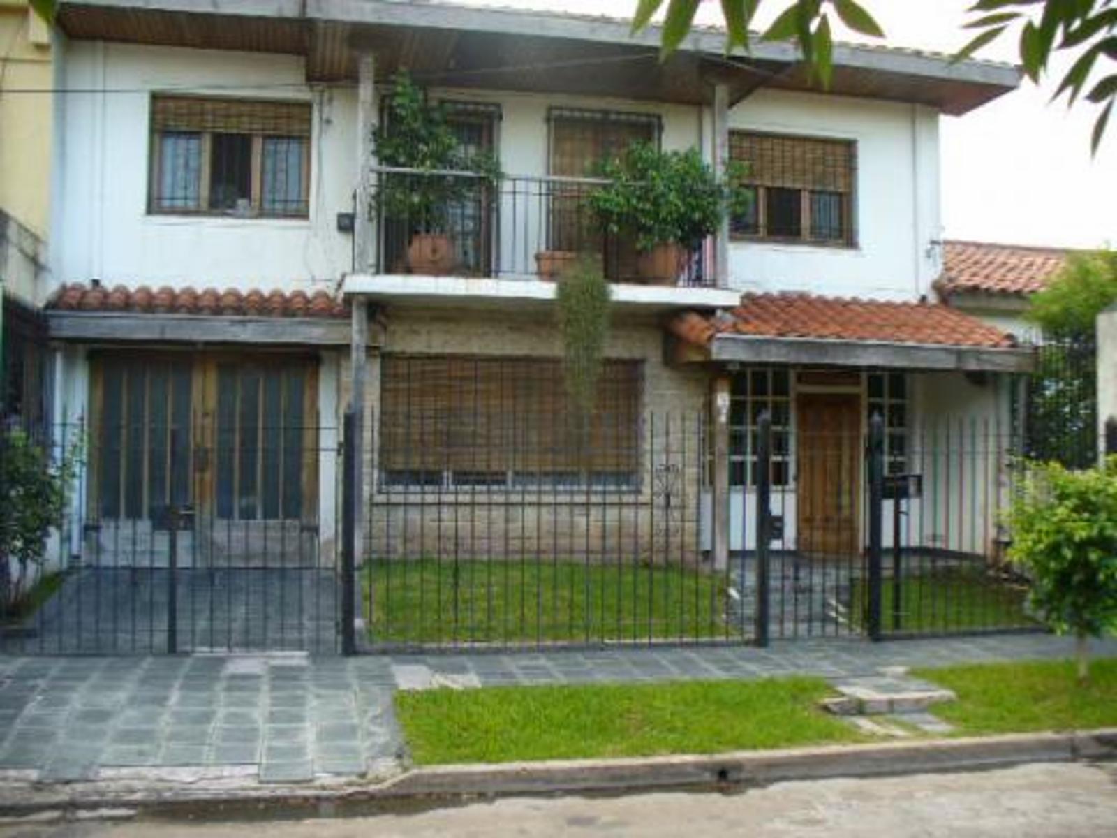 CASA CIUDAD JARDIN lote 10x20- Toma depto