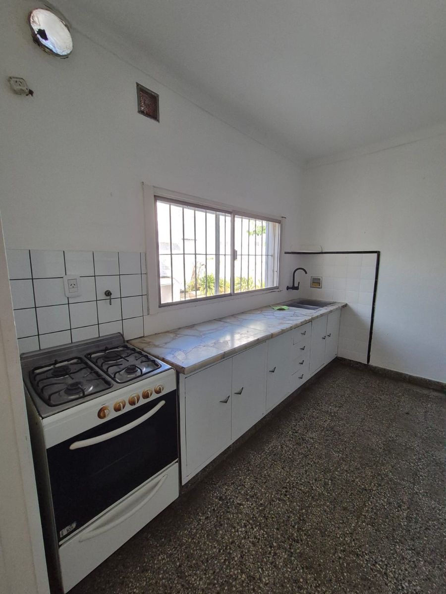 Almirante Brown 225 · General Rodriguez — foto 4