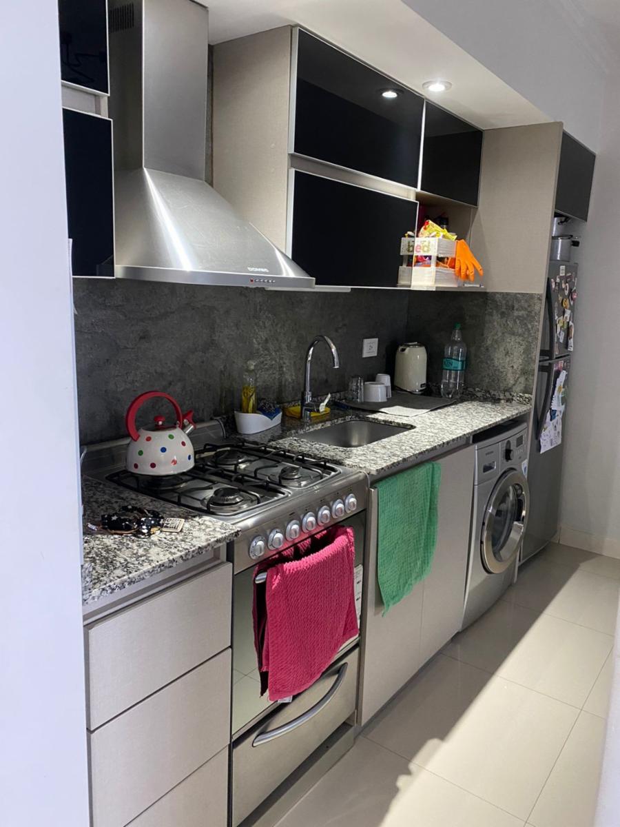 Excelente 2 ambientes con balcon corrido en zona centrica de San Justo, consulte. Oportunidad.