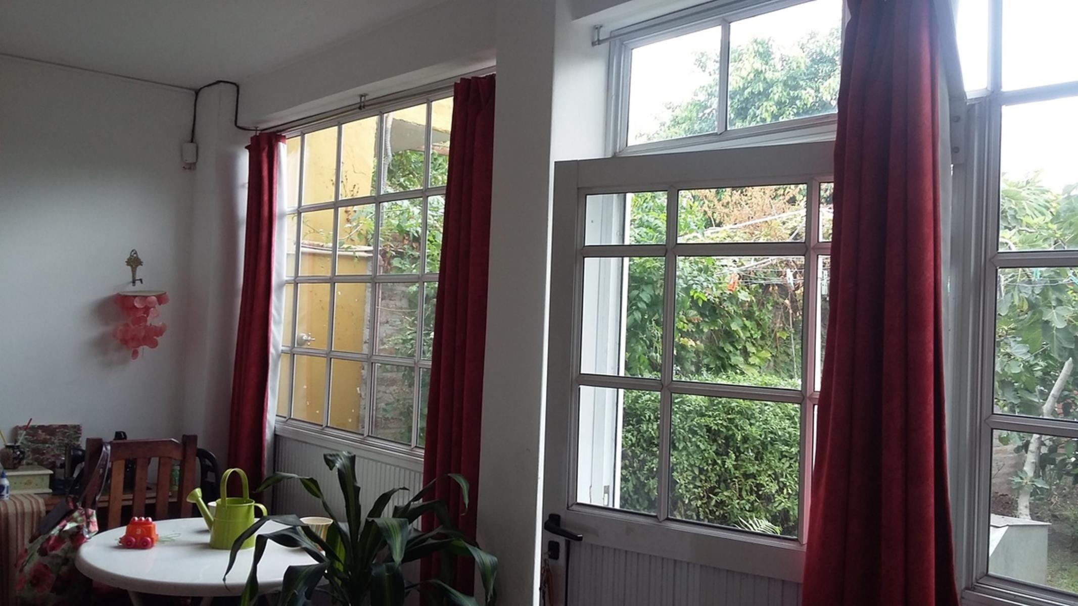CASA DOS PLANTAS 4 AMBIENTES.-IMPECABLE!!