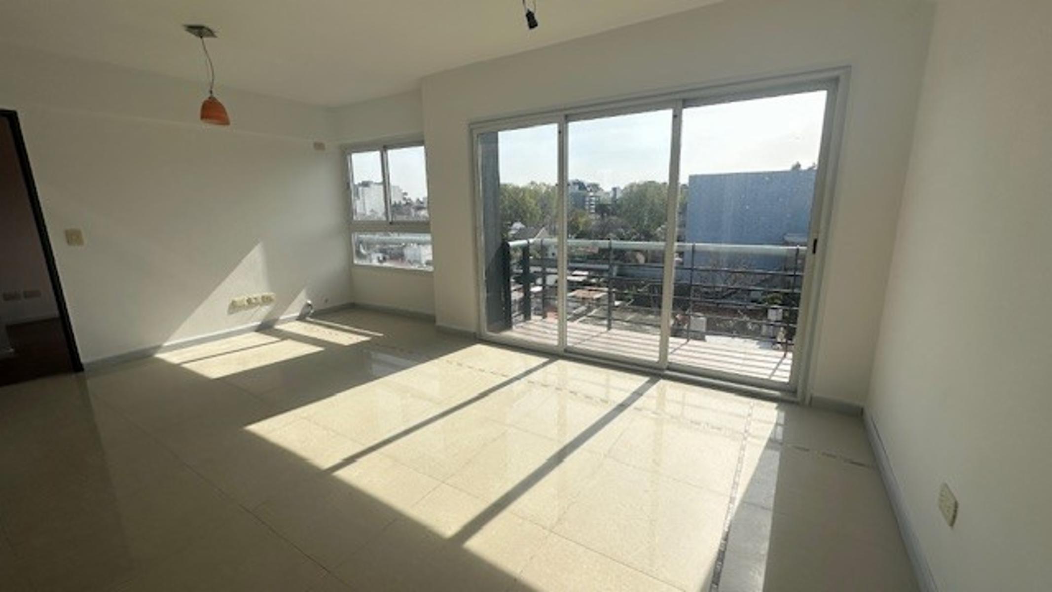 PIERES 300 · Liniers — foto 3