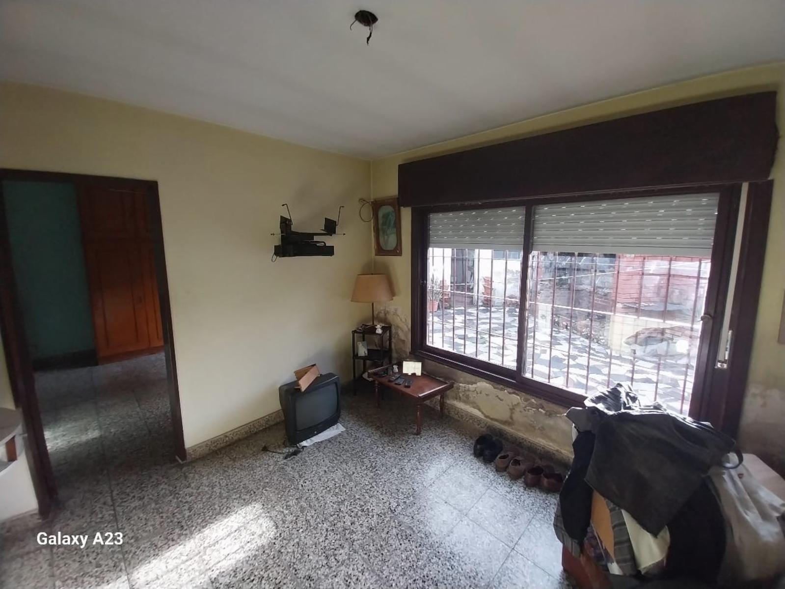 Dean Funes 2500 · Ituzaingó — foto 5
