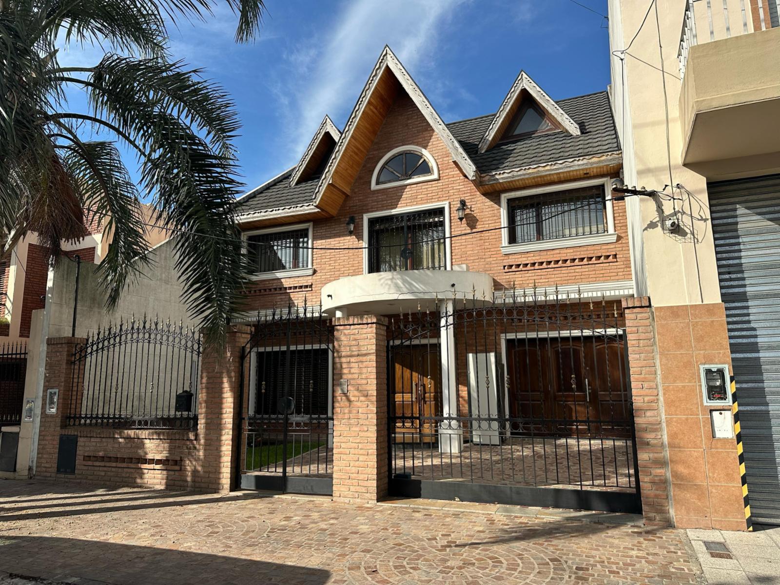 VENTA Chalet 5 Ambientes Lomas del Mirador