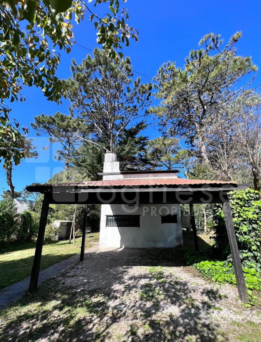 Avenida 5 entre Paseos 126 y 127 · Villa Gesell — foto 3