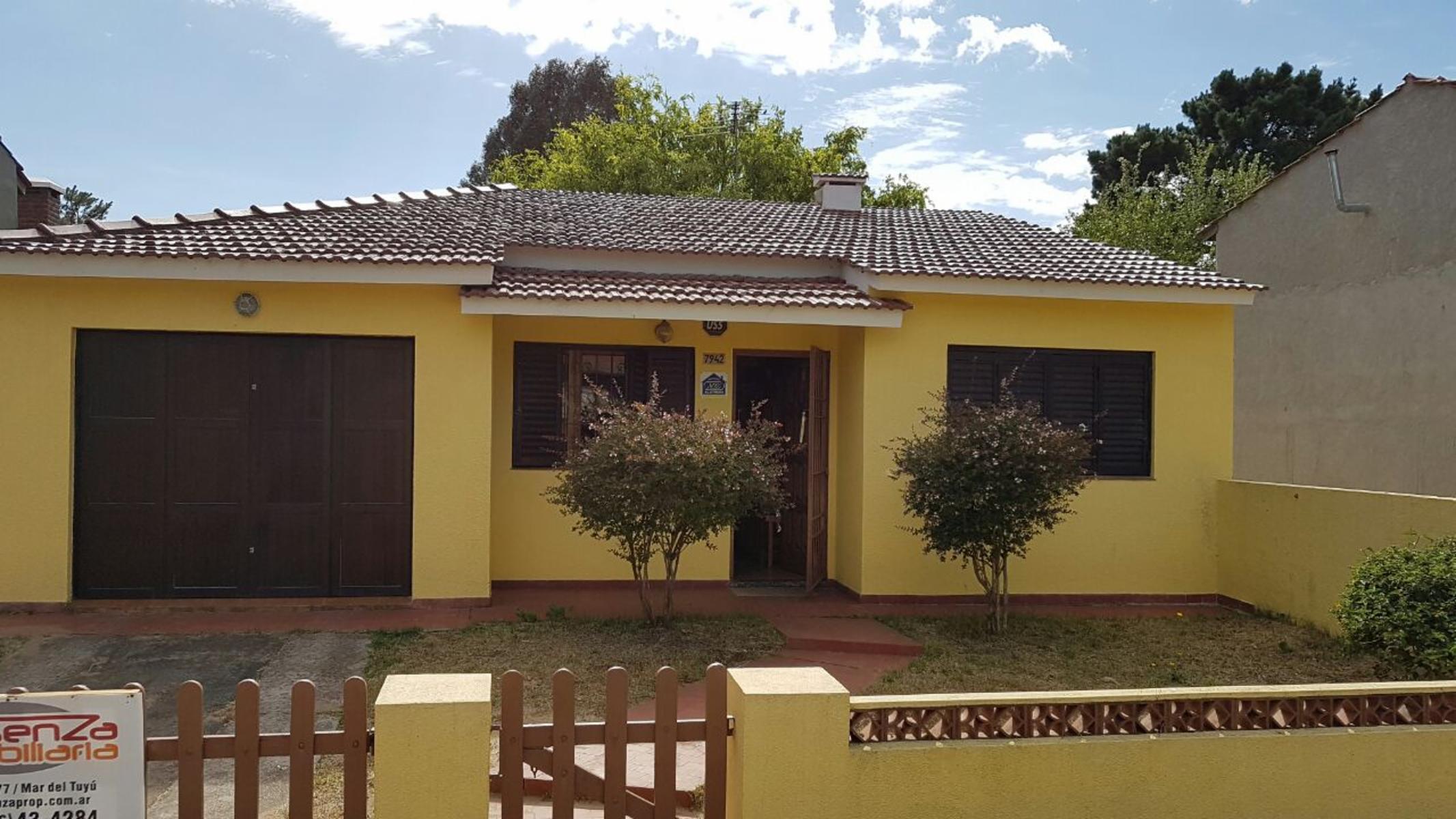 OPORTUNIDAD.HERMOSA CASA EN  PLENO CENTRO. A 4 CDRAS DEL MAR Y 3 DE  TERMINAL DE ÓMNIBUS. ¡EXCELENTE ESTADO!