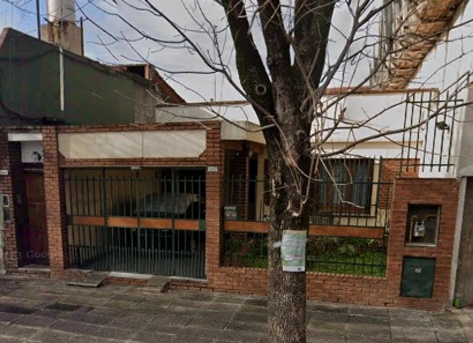 CASA PH 6 AMBIENTES CON JARDIN Y PATIO -  MATADEROS