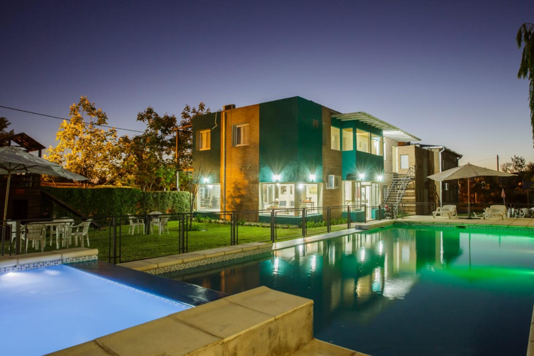 VENTA DE COMPLEJO APART-CABAÑAS - MINA CLAVERO - DE PRIMERA CATEGORÍA