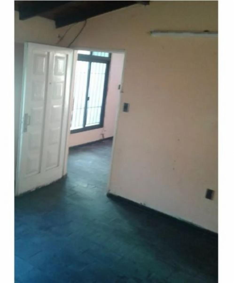 Amenedo 3300 · Almirante Brown — foto 4
