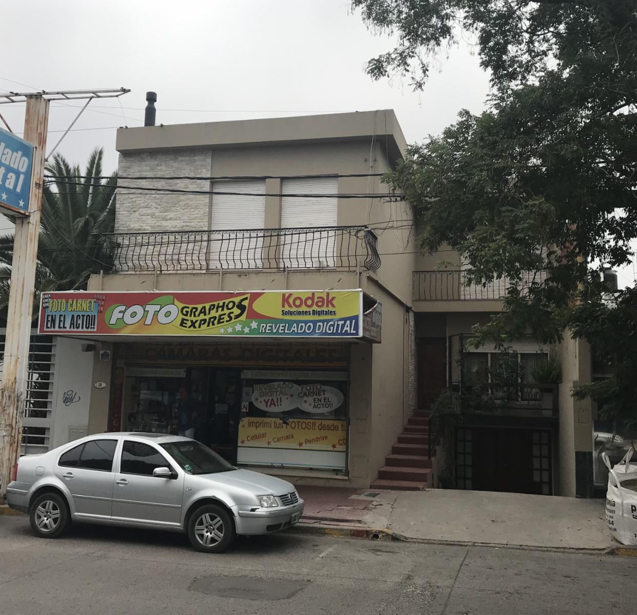 SE VENDE GRAN PROPIEDAD CÉNTRICA EN VIEDMA