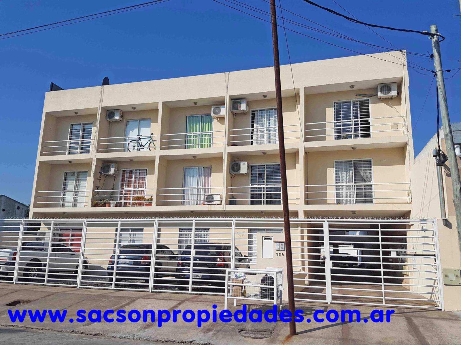 V513 Moron Venta Departamento 2 amb. al frente