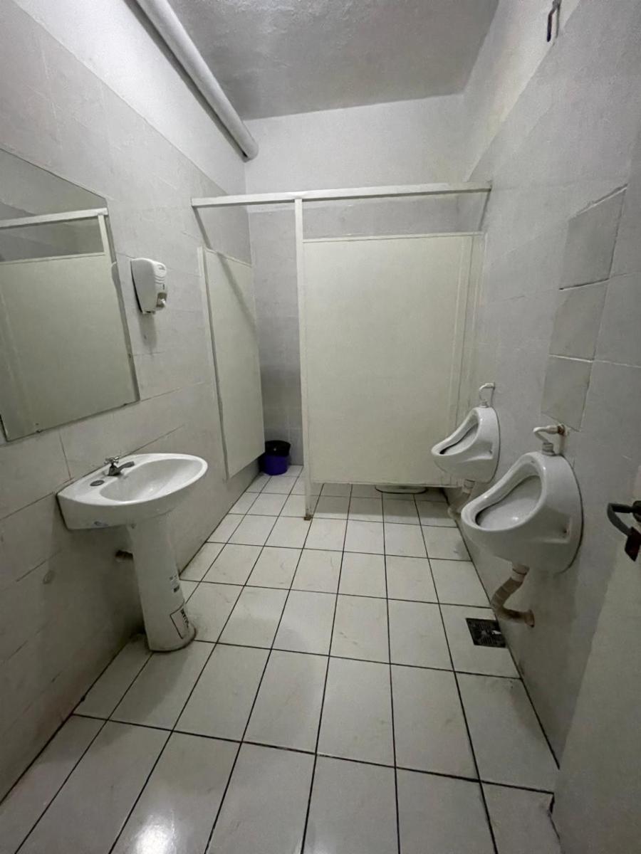 Salón/deposito en alquiler