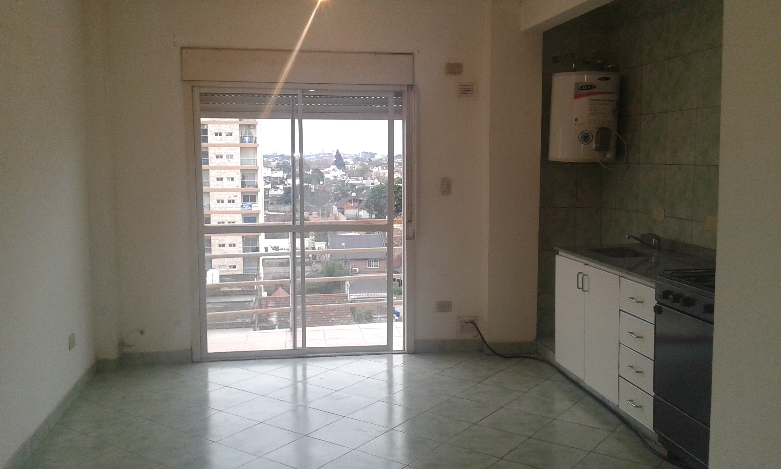 Departamento de dos ambientes piso 3 al frente