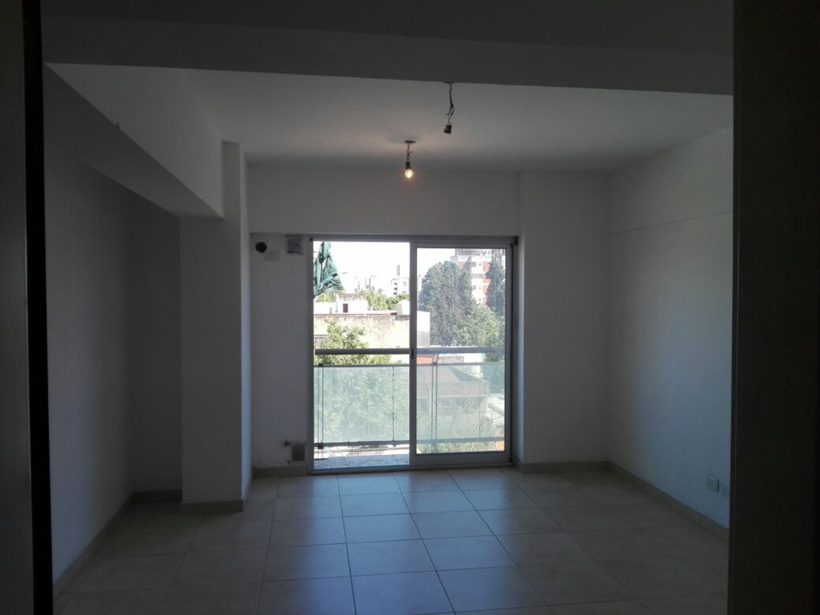 AV. Pte. Juan DOmingo Peron 1080 · San Miguel — foto 3