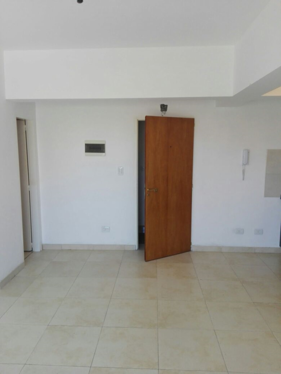 AV. Pte. Juan DOmingo Peron 1080 · San Miguel — foto 4