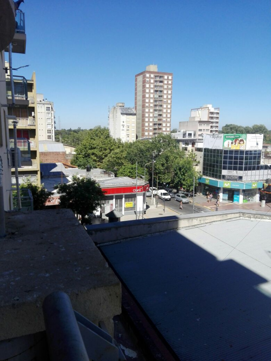 AV. Pte. Juan DOmingo Peron 1080 · San Miguel — foto 10
