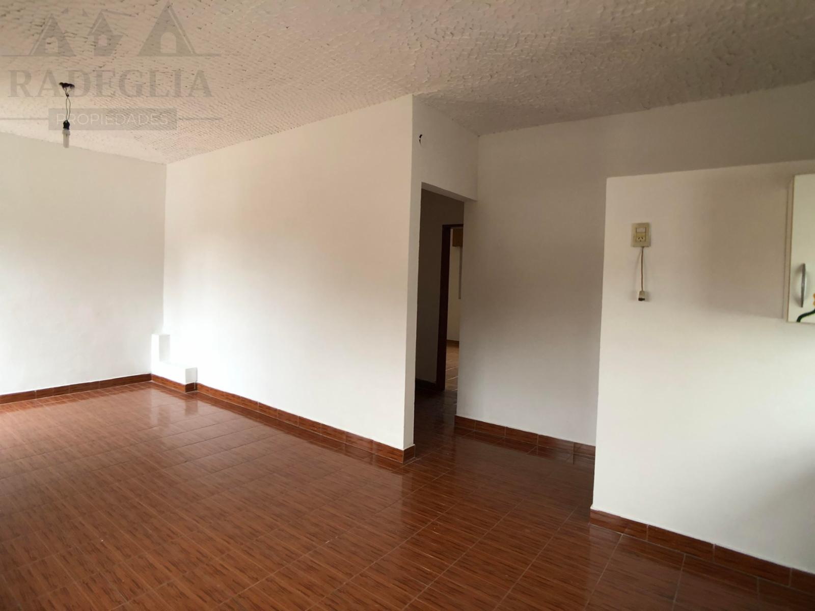 Lacamera 1161 - Burzaco · Almirante Brown — foto 3