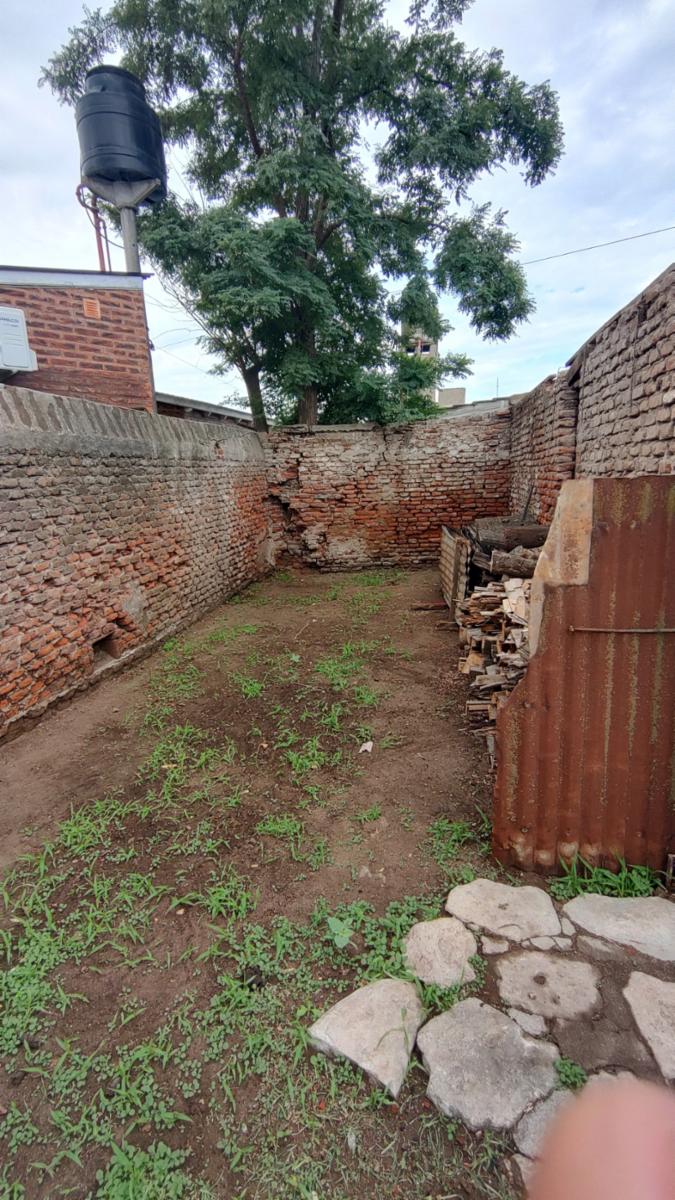 VENDO CASA C/LOCAL EN ORENSE (JP.RIGLOS 160) · Tres Arroyos — foto 11