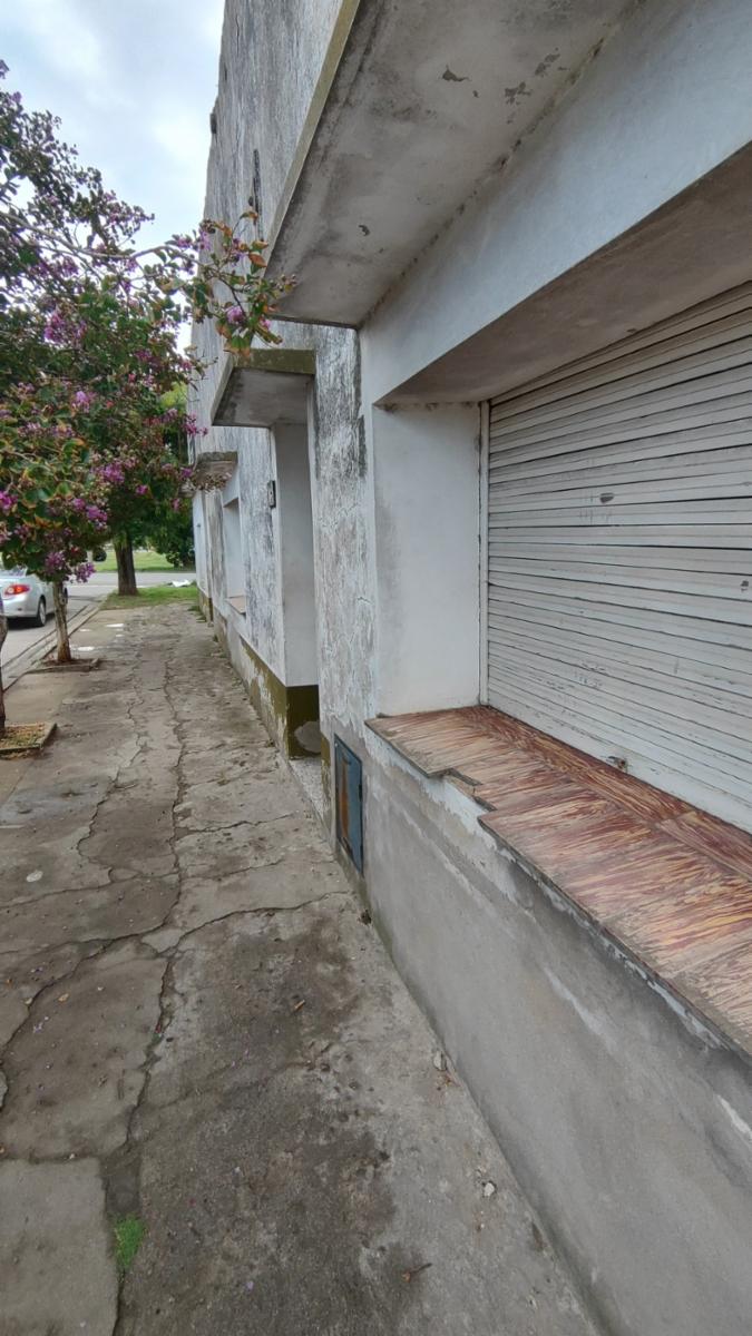 VENDO CASA C/LOCAL EN ORENSE (JP.RIGLOS 160) · Tres Arroyos — foto 16