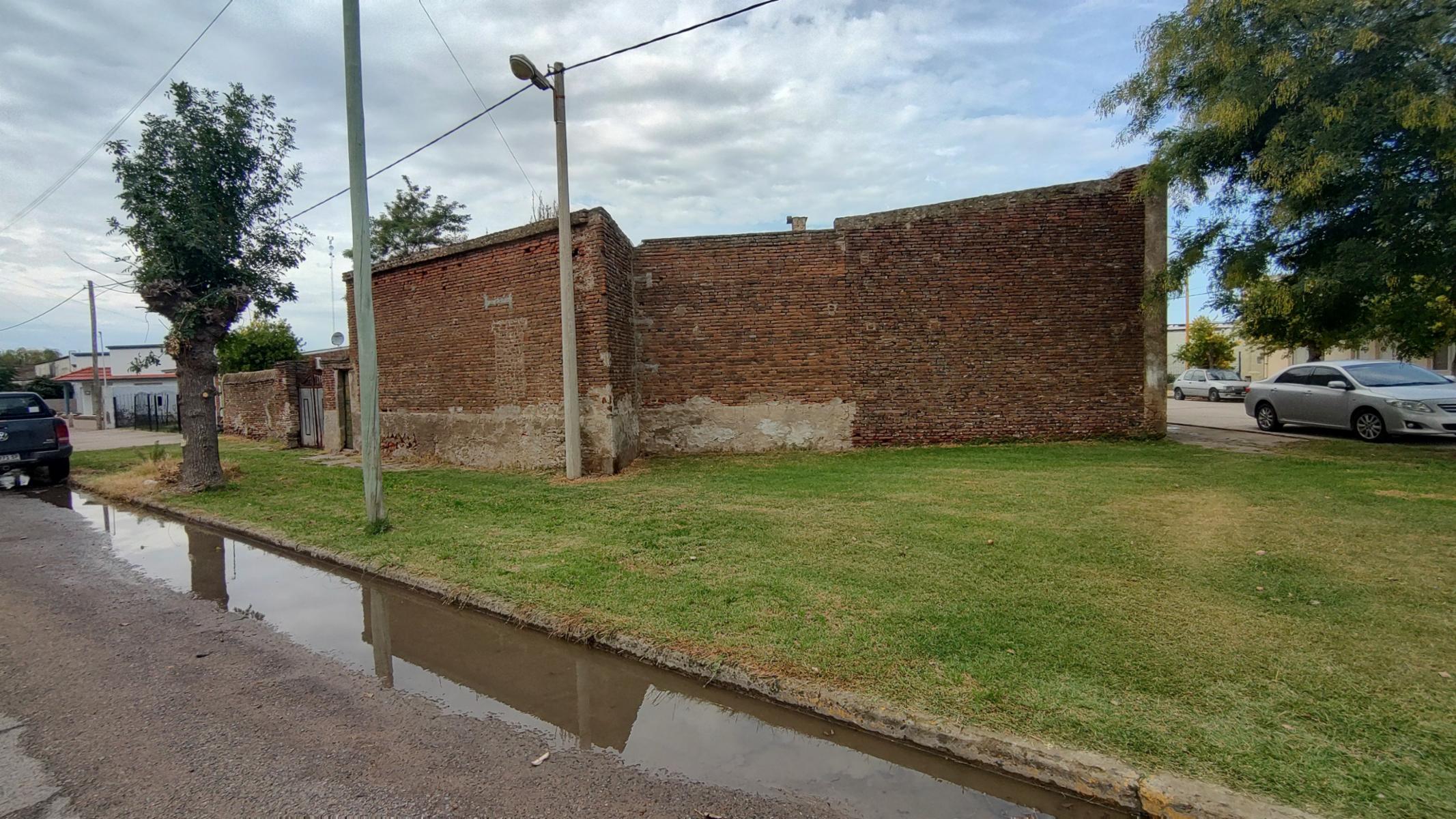 VENDO CASA C/LOCAL EN ORENSE (JP.RIGLOS 160) · Tres Arroyos — foto 19