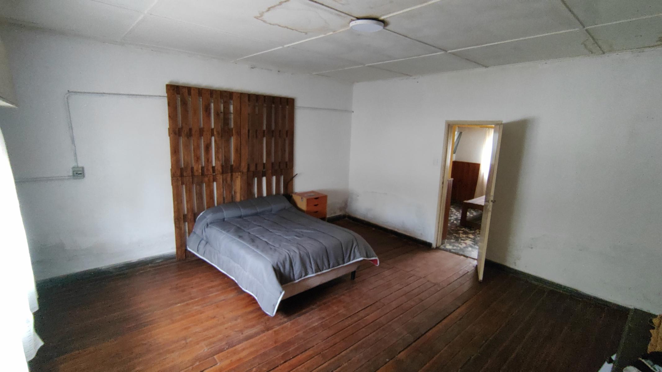 VENDO CASA C/LOCAL EN ORENSE (JP.RIGLOS 160) · Tres Arroyos — foto 4