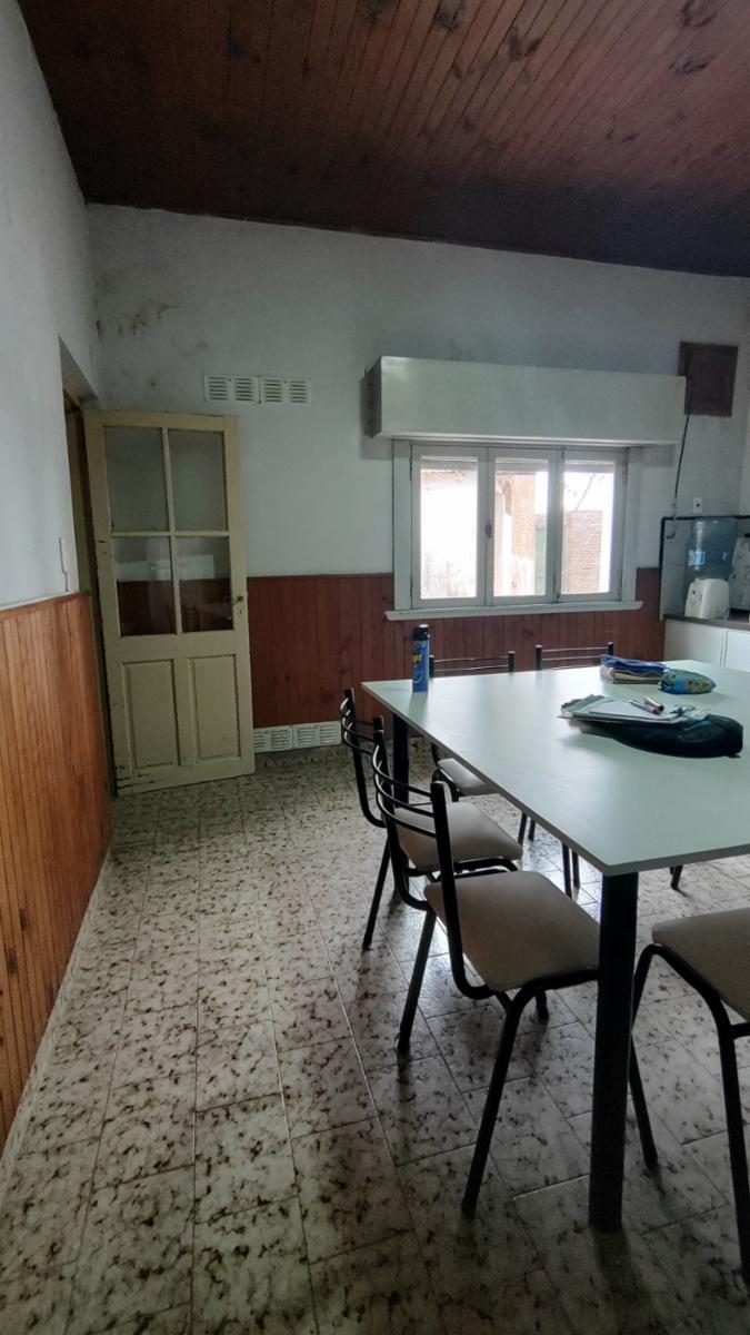 VENDO CASA C/LOCAL EN ORENSE (JP.RIGLOS 160) · Tres Arroyos — foto 7