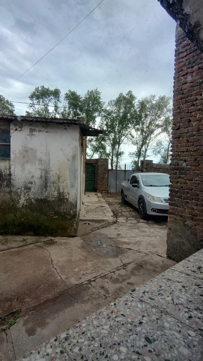 VENDO CASA C/LOCAL EN ORENSE (JP.RIGLOS 160) · Tres Arroyos — foto 9